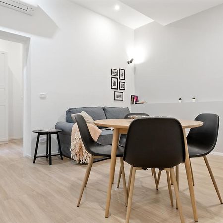 Piazza Maggiore White Apartment Болоня Екстериор снимка